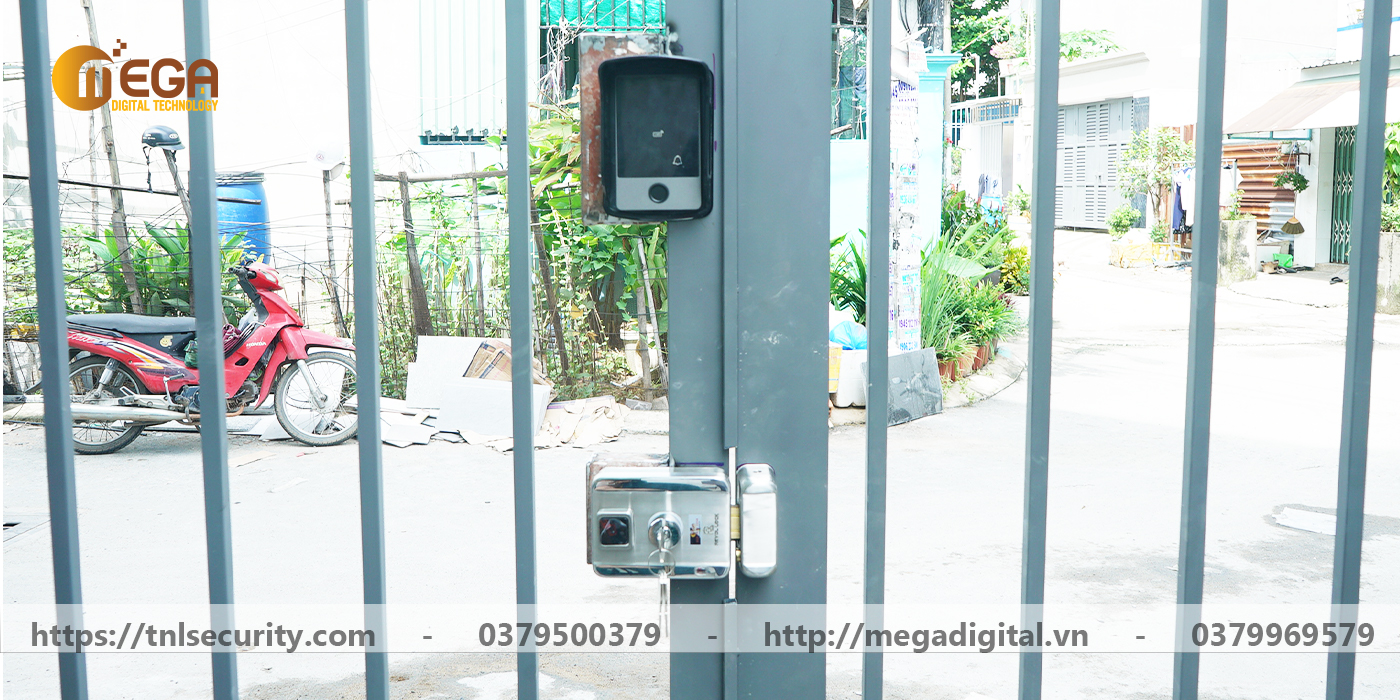 Cong-trinh-lap-khoa-dien-tu-quan-ly-qua-app-dien-thoai-tai-Quan-9